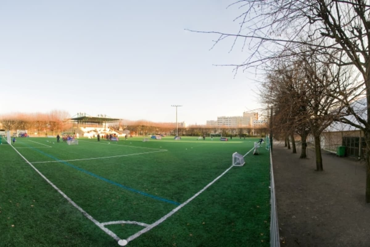 Centre sportif - 81 boulevard Massena - Réfection du terrain de rugby et rénovation des locaux sociaux