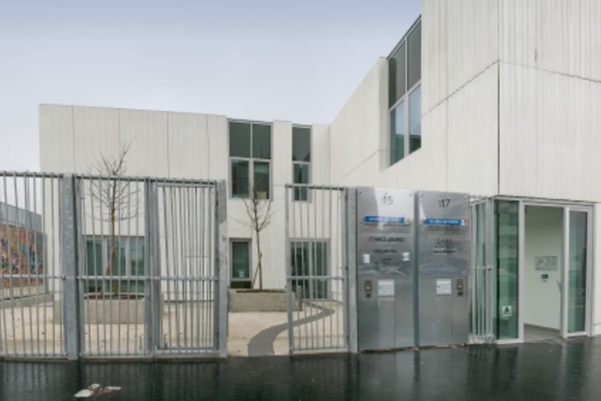 Espace jeune 15, rue Leon Frapie -Insonorisation de la salle