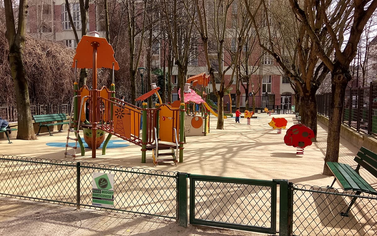 Square Antoine-Blondin - Rénovation des aires de jeux et travaux de végétalisation