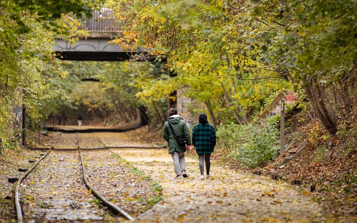 Quartiers populaires : reconquête de la Petite Ceinture