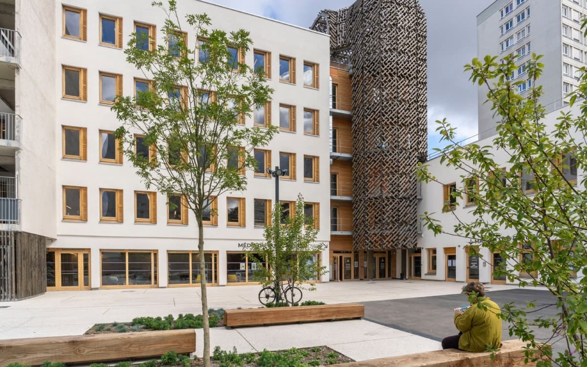 Création de la médiathèque et maison des réfugiés
