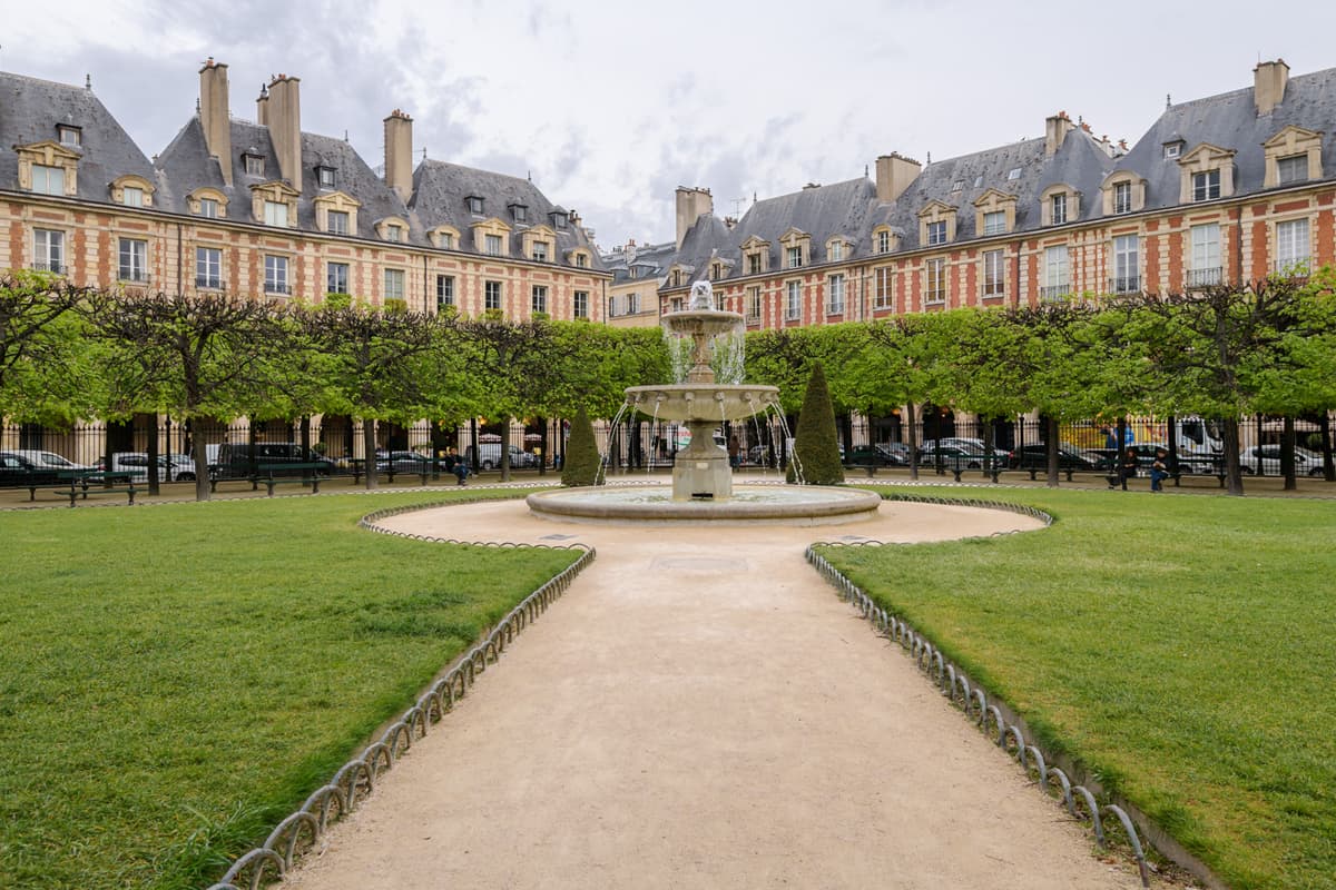 Square Louis XIII - 30, place des Vosges - Travaux d'entretien
