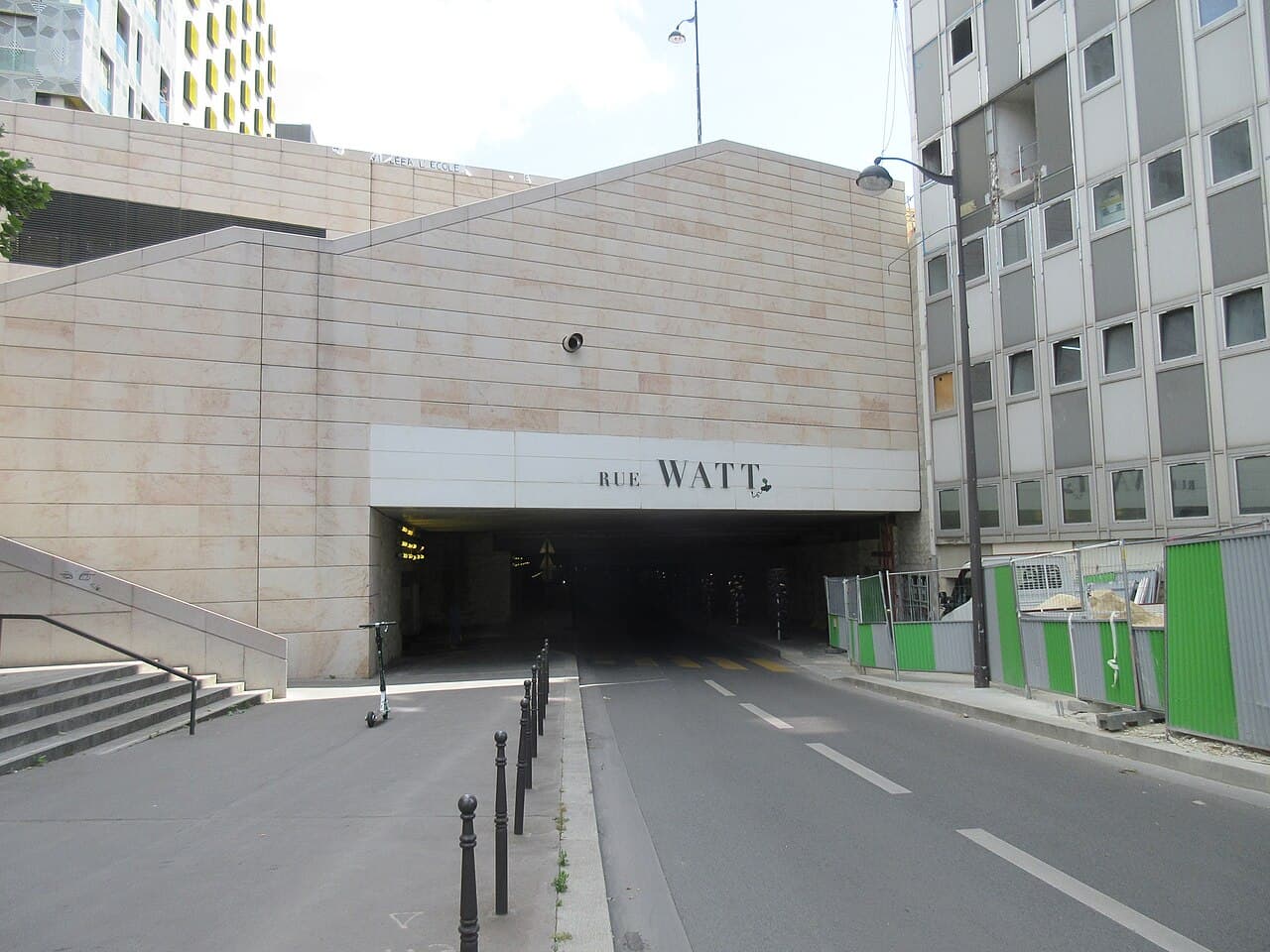 Atelier cirque et arts de la rue: Parking rue Watt